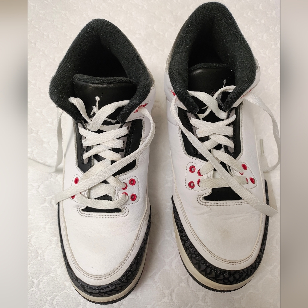 Nike Air Jordan 3 Retro White/Black Cement Fire Red Size US 7Y  Women8.5/Men's 7